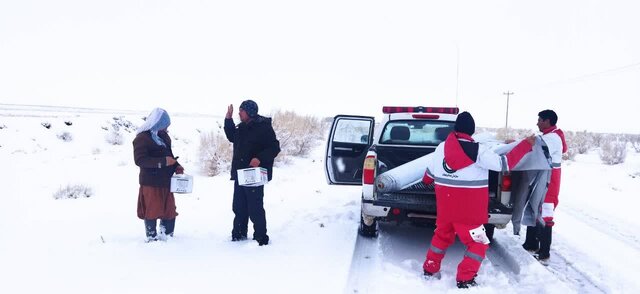 امدادرسانی به عشایر گرفتار برف و کولاک در سربیشه