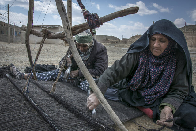 سیاه چادرهایی از جنس هنر و زندگی