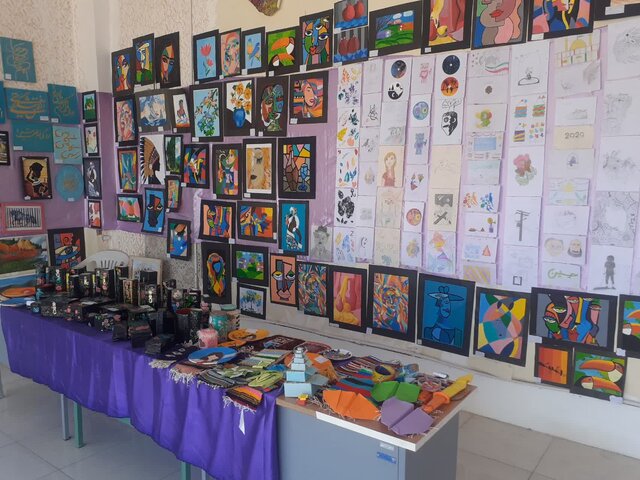 اولین نمایشگاه آفرینشهای هنری دانش آموزان قاین برپا شد