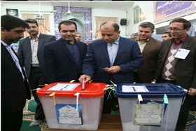 استاندار خراسان‌شمالی رای خود را به صندوق انداخت
