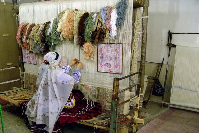 صدور 541 گواهینامه برای هنر آموختگان صنایع‌دستی در خراسان شمالی