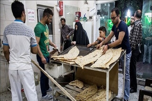 گرانی نهاده های دامی موجب طولانی شدن صف های نانوایی در خراسان شمالی شد
