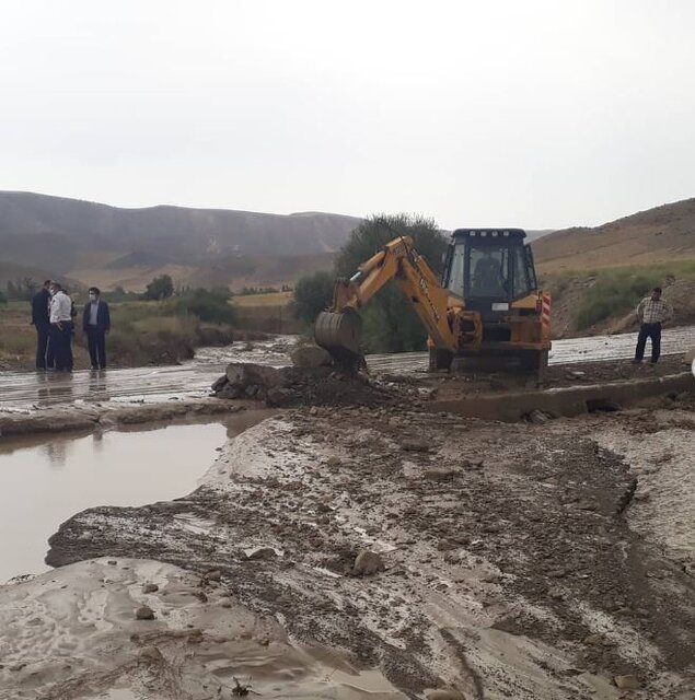 تجهیزات راهداری لازم برای مقابله با سیلاب در شهرستان راز و جرگلان وجود دارد