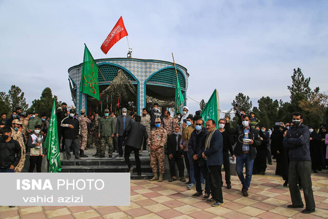 استقبال مردم خراسان شمالی از خانواده شهید «خدارحم گل آور داریونی»