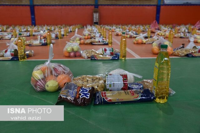 تهیه و توزیع ۶۰۰ بسته معیشتی ویژه شب یلدا