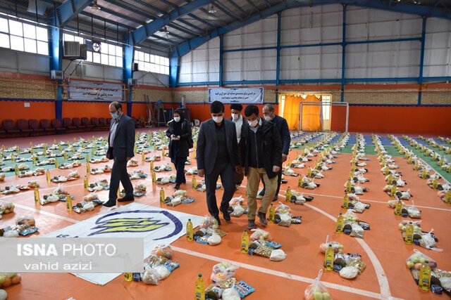 تهیه و توزیع ۶۰۰ بسته معیشتی ویژه شب یلدا
