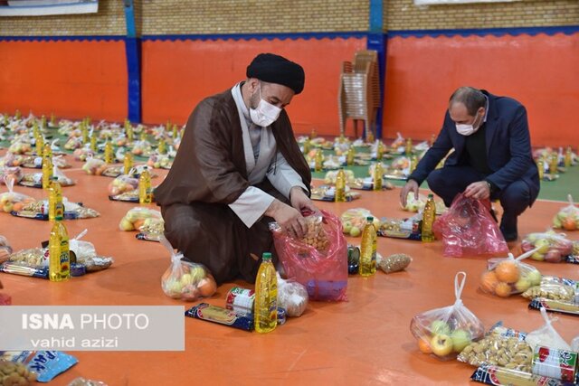تهیه و توزیع ۶۰۰ بسته معیشتی ویژه شب یلدا