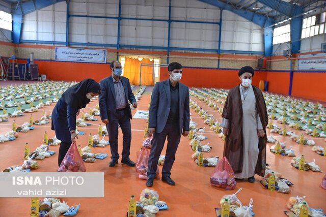 تهیه و توزیع ۶۰۰ بسته معیشتی ویژه شب یلدا