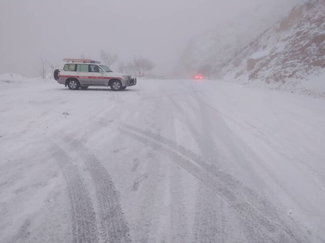 اعزام ۳ تیم امدادی هلال احمر به گردنه بیو در بجنورد و امدادرسانی به ۵۰ نفر