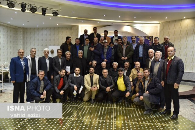 پیشکسوتان و برگزار کنندگان لیگ والیبال خراسان شمالی تقدیر شدند