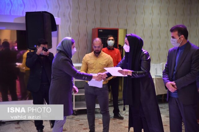 پیشکسوتان و برگزار کنندگان لیگ والیبال خراسان شمالی تقدیر شدند