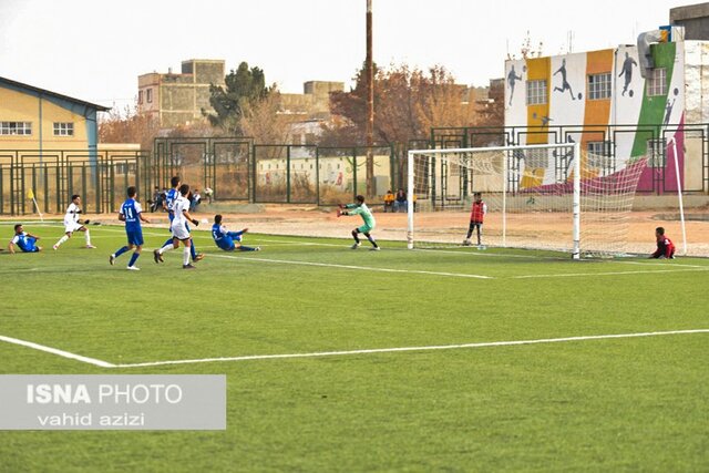 دیدار تیم های فوتبال شاهین خراسان شمالی
و خیام بتن نیشابور