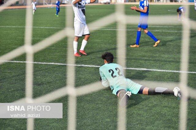 دیدار تیم های فوتبال شاهین خراسان شمالی
و خیام بتن نیشابور