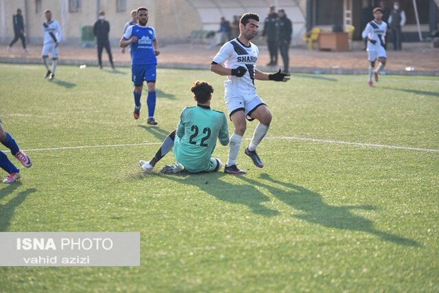 دیدار تیم های فوتبال شاهین خراسان شمالی
و خیام بتن نیشابور