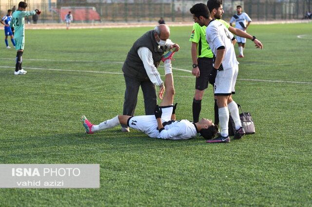 دیدار تیم های فوتبال شاهین خراسان شمالی
و خیام بتن نیشابور