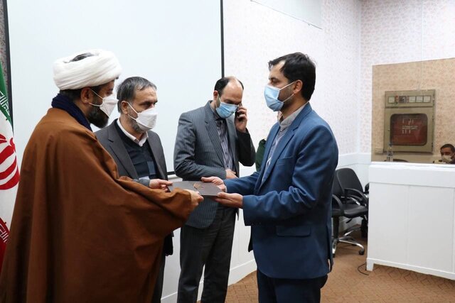 مقابله با دشمنان، نیازمند تلاش جهادی در عرصه معنویت و اقتصاد است