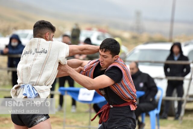 مسابقات منطقه‌ای کشتی با چوخه شیروان، برندگان خود را شناخت