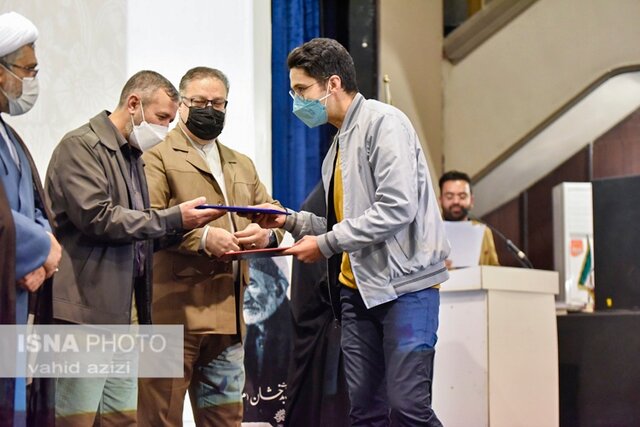 چهره برتر سال هنر انقلاب در خراسان شمالی معرفی شد