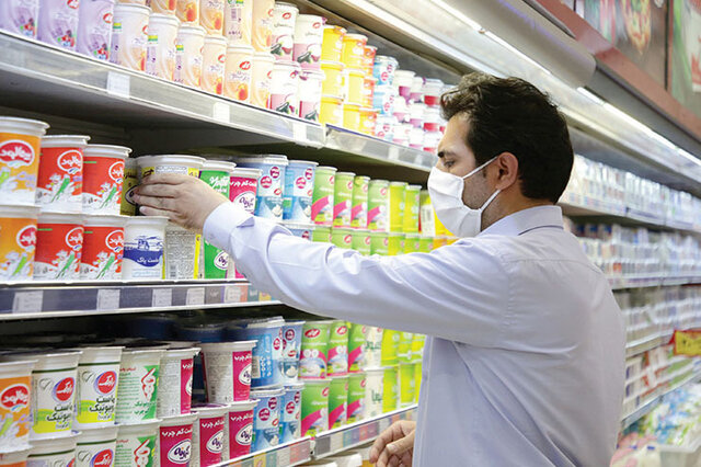 مردم لبنیات را با قیمت مصوب بر روی کالا خریداری کنند