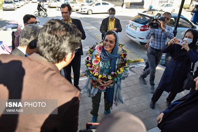 استقبال مردم و ورزشکاران از نخستین بانوی فاتح اورست خراسان شمالی