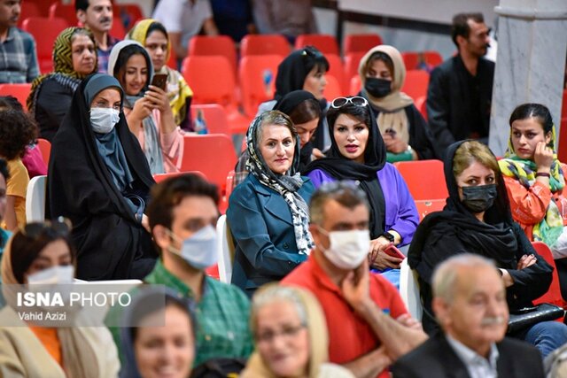 استقبال مردم و ورزشکاران از نخستین بانوی فاتح اورست خراسان شمالی