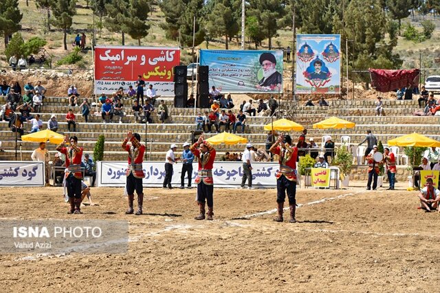 مسابقات کشتی با چوخه قهرمانی کشور در بجنورد