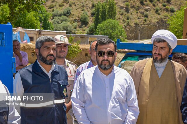 اهدای ۱۵۰ قلم لوازم خانگی به آسیب دیدگان سیل روستای تکله قوز شهرستان راز و جرگلان