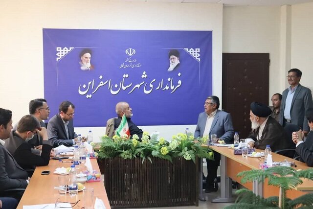 خانواده شهدا امید انقلاب هستند