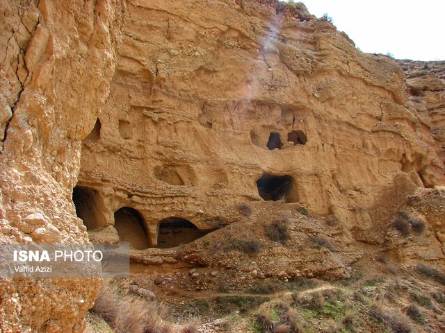 غارهای دستکند «هنامه» خراسان شمالی
