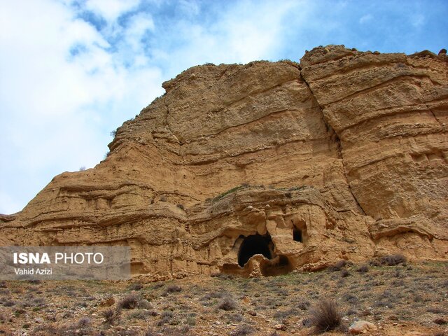 غارهای دستکند «هنامه» خراسان شمالی
