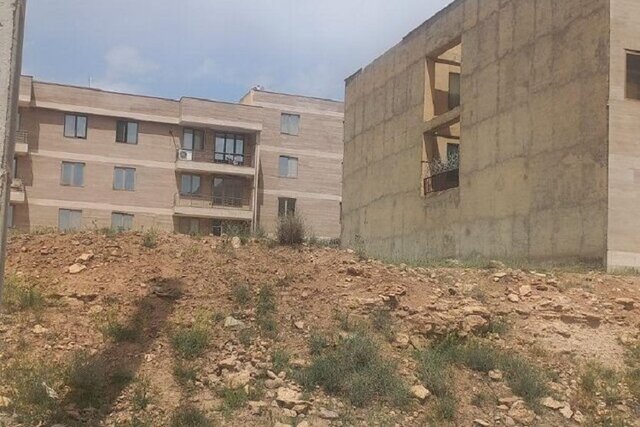 خانه هایی لرزان که بر روی کمربند زلزله مقاوم شده اند