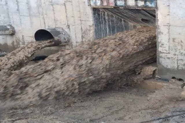 سیل، ۳۰۰ متر از جاده چمنبید-جنگل گلستان را برد/ سد گلمندره جلوی فاجعه را گرفت