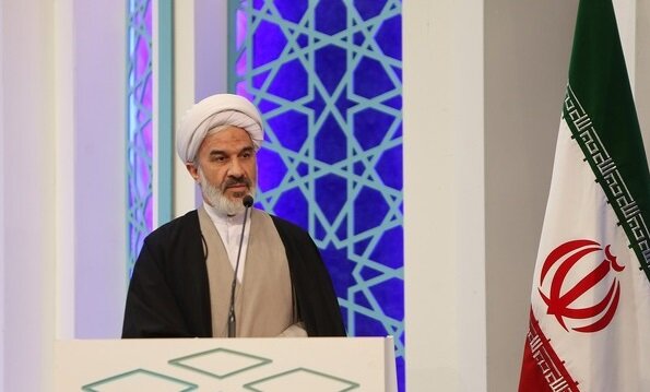 همجواری دائمی با قرآن، سبک زندگی را تغییر میدهد