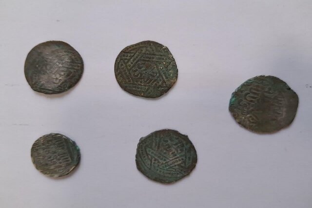 کشف و ضبط ۵ عدد سکه تاریخی در شهرستان شیروان کشف و ضبط ۵ عدد سکه تاریخی در شهرستان شیروان
