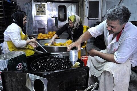 اشتغال بیش از ۸۰۰۰ نفر از روستاییها در واحدهای صنفی خراسان شمالی اشتغال بیش از ۸۰۰۰ نفر از روستاییها در واحدهای صنفی خراسان شمالی