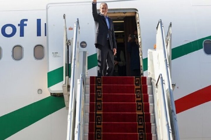 عکس تزیینی است پزشکیان خراسان شمالی را به مقصد تهران ترک کرد