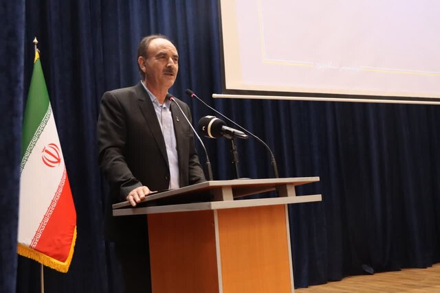 دانشگاه باید میدان اندیشههای گوناگون و نقد منصفانه باشد