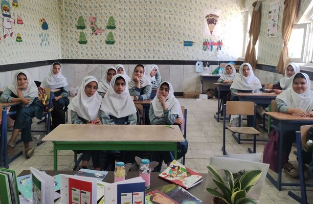 تصویر تزیینی است اجرای طرحهای خلاقانه فرهنگی در مدارس خراسان شمالی با مشارکت ۷۱ کانونیار