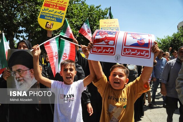 حضور مردم بجنورد در تجمع ضد آمریکایی و صهیونیستی در دفاع از ایران