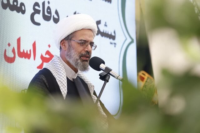 ملت ایران باید خود را در حوزه‌های مختلف قدرتمند کند