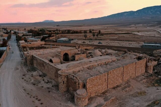 پایش اضطراری آثار تاریخی گرمه پس از زمین‌لرزه / کاروانسرای قره‌بیل سالم است