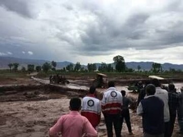 امدادرسانی گسترده هلال‌احمر در سیلاب خراسان جنوبی؛ امدادرسانی به ۶۳ نفر در ۱۲ حادثه