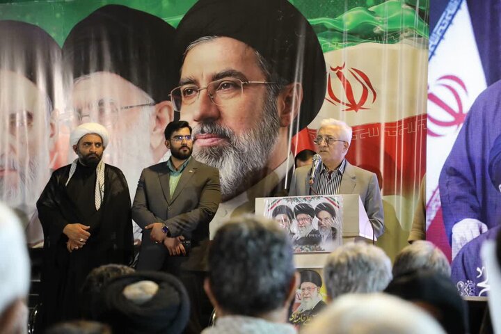 استاندار خراسان شمالی:
اتحاد میدان، خیابان و دیپلماسی ضربه نابودی دشمنان شده است