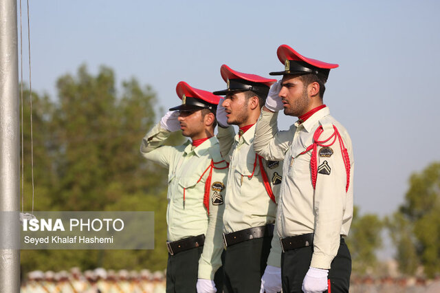 صبحگاه مشترک نیروهای مسلح بوشهر