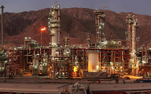 استان بوشهر نباید از ظرفیت‌های صنایع پایین‌دستی محروم شود