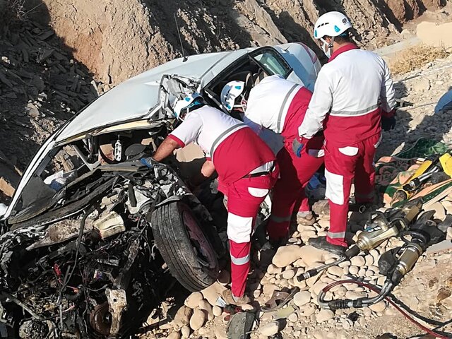 سقوط به درّه جان سه نفر را گرفت