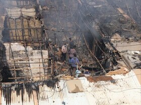 آتش‌سوزی در بازارچه ساحلی دیلم /۲۰۰ واحد صنفی طعمه حریق شد
