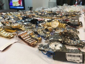 از توقیف محموله ساعت مچی تا کشف یک گونی تریاک!