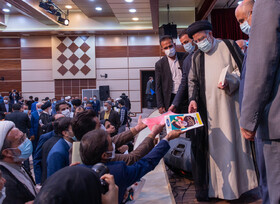 دیدار رییس جمهور با نخبگان ، علما و خانواده شهدا