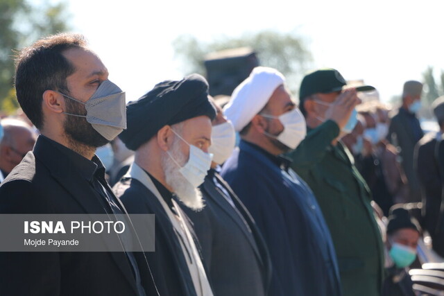 تدفین دو شهید گمنام در تنگ ارم شهرستان دشتستان